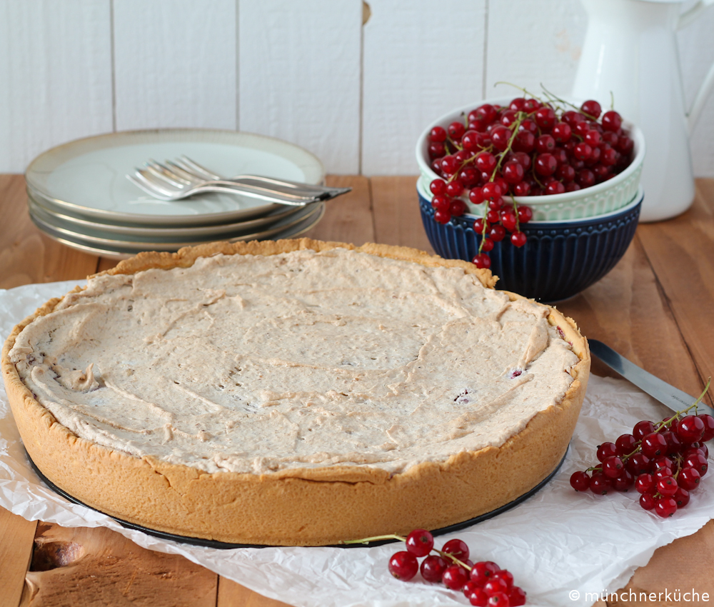Saftiger Johannisbeerkuchen mit Baiser - münchner-küche