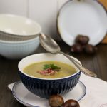 Feine Maronencremesuppe. Wärmendes Essen für den Herbst.