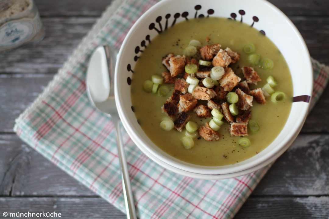 Lauchcremesuppe mit Croûtons - münchner-küche