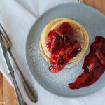 Ein Stapel Pancakes zum Frühstück.