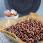 Diese Brownies mit Roter Bete schmecken einfach nur köstlich und sind schön saftig. Das Gemüse schmeckt man gar nicht raus.