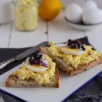 So ein Brot mit selbergemachten Eiersalat passt nicht nur zur Osterzeit perfekt.