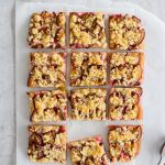 Zwetschgendatschi mit Hefeteig und Streusel