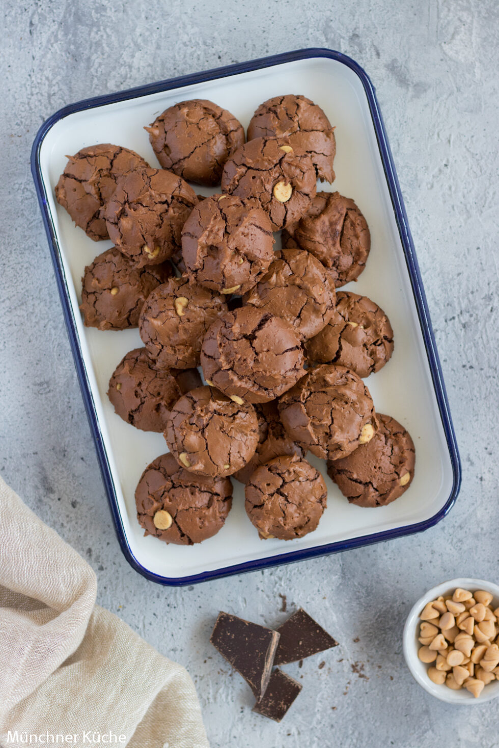 Saftiges Rezept für Schokoladen Brownie Cookies - münchner-küche Saftiges Rezept für Schokoladen Brownie Cookies - münchner-küche