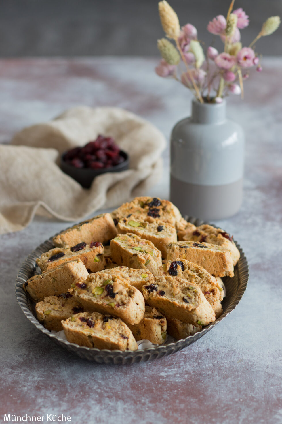 Cantuccini mit Pistazien und Cranberries - münchner-küche Cantuccini mit Pistazien und Cranberries - münchner-küche