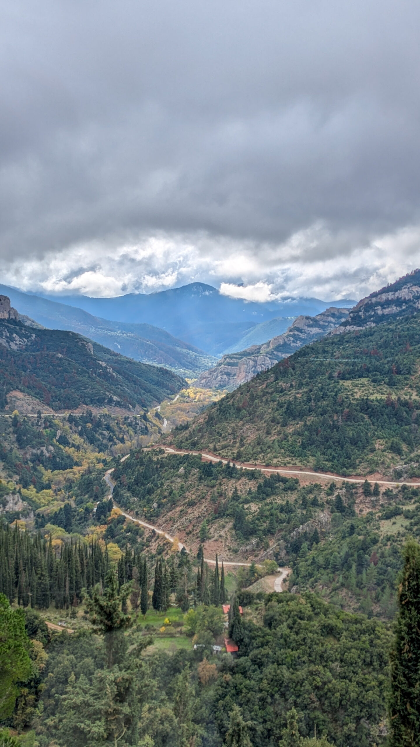 Die Berglandschaft des Peloponnes.